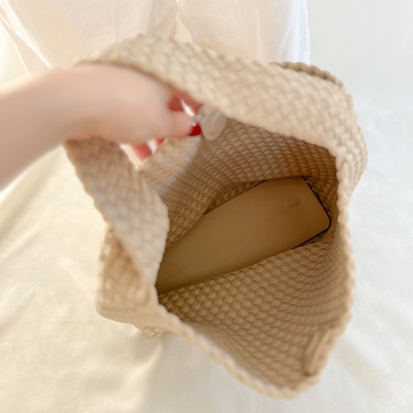 Naghedi medium nomad hobo bag Like new, no pouch - Picture 4 of 8